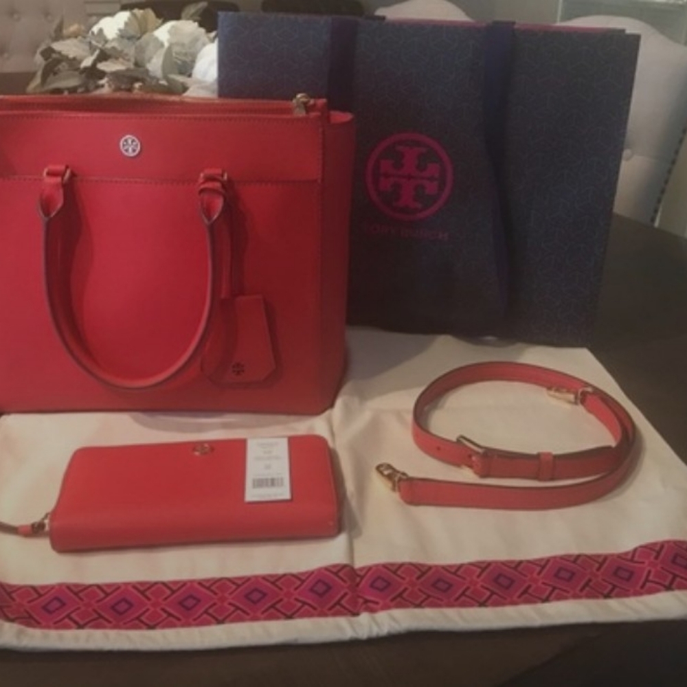 Tory Burch Poppy Red Robinson Tote/Handbag with Robinson Wallet included‼️